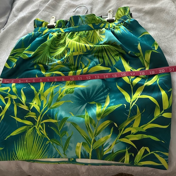Versace Tropical Print Mini Skirt - Size 44 (US size 10) - Picture 14 of 16
